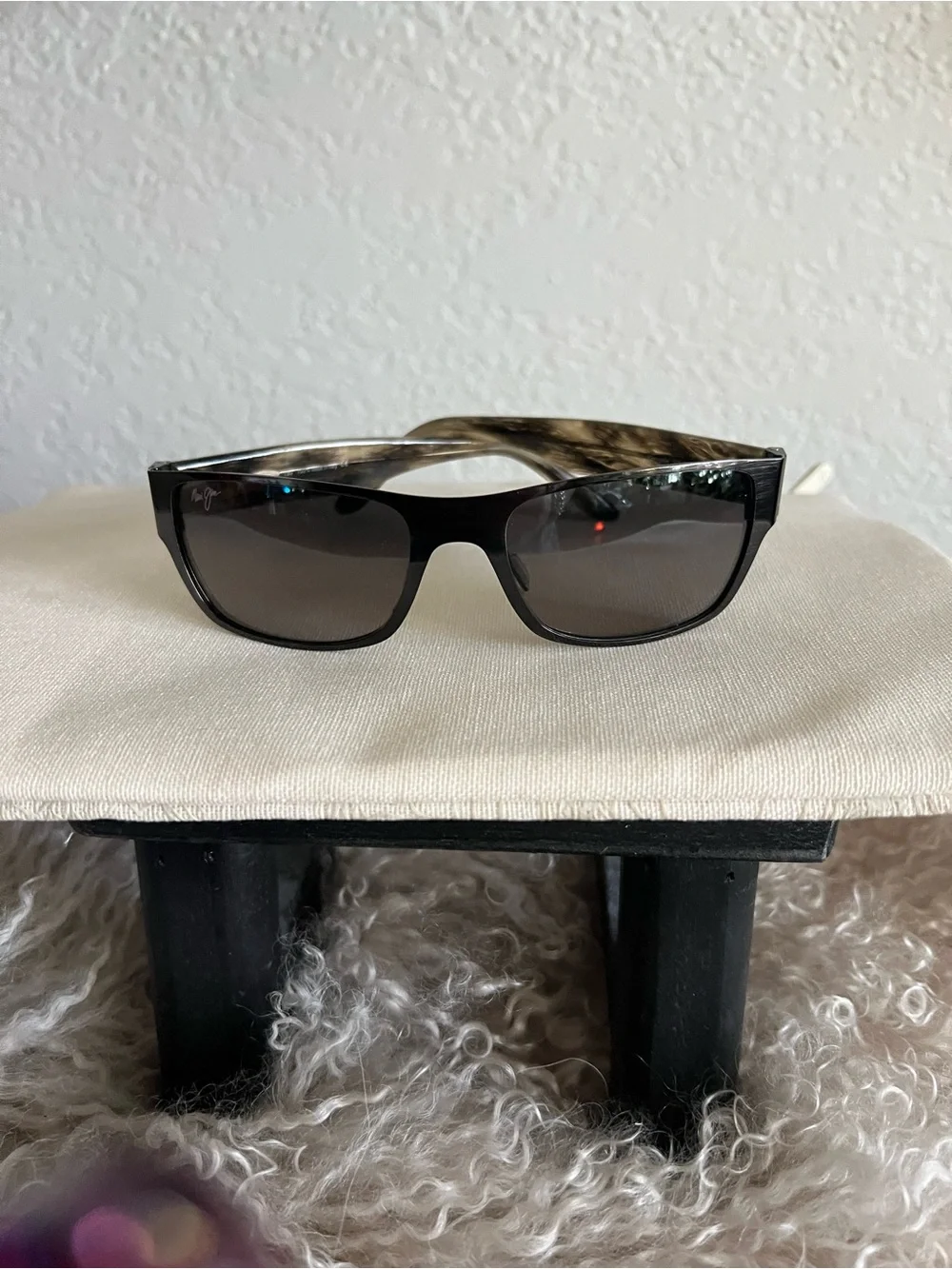 Maui Jim Black Front Sunglasses with Tortoiseshell Temples